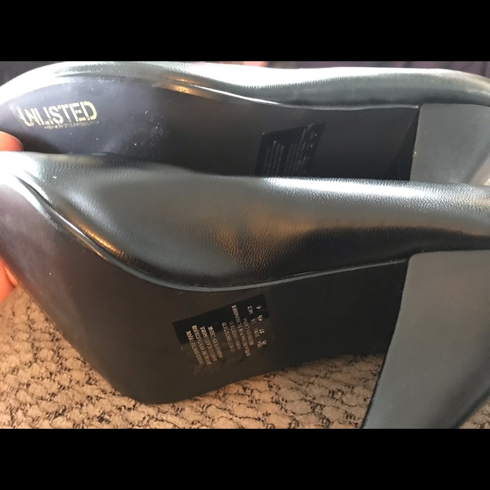 Kenneth Cole Unlisted Collection - Picture 4 of 6